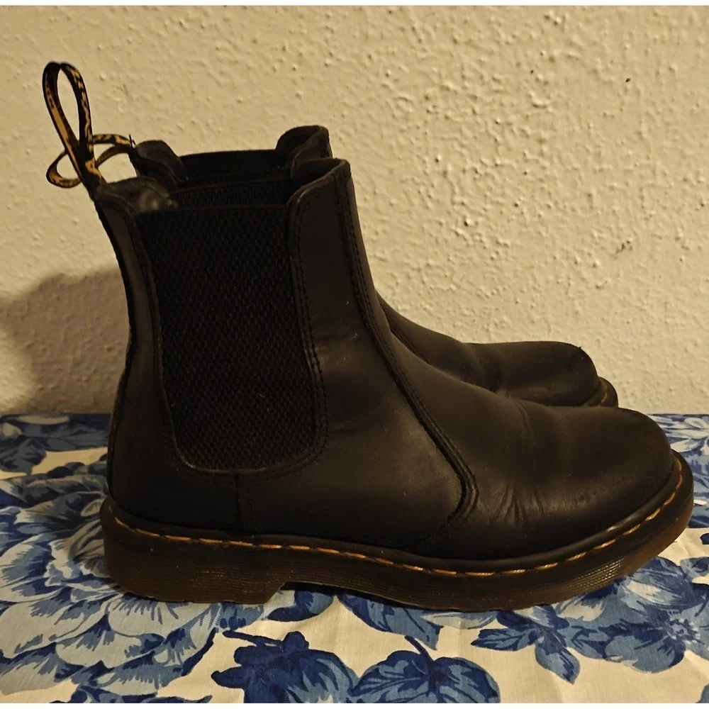 Dr Martens Chelsea Boots 2976 Slip Resistant Leather Black Pre Owned Us7